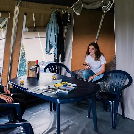אוהל מפואר Europe Tents